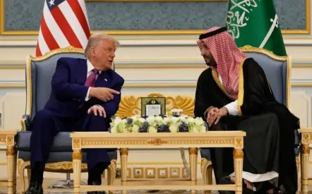 ولي العهد السعودي يستقبل ترامب في مستهل جولة خليجية بالشرق الأوسط