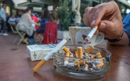 مقترح قانون يفرض عقوبات مالية مشددة على التدخين في الأماكن العمومية
