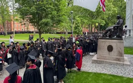 إدارة ترامب تأمر بتدقيق إضافي في تأشيرات المرتبطين بجامعة هارفارد