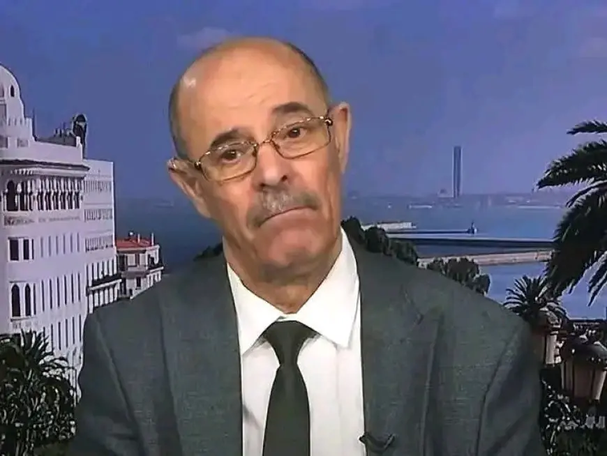 توقيف كاتب جزائري بتهمة "الإساءة لرموز الدولة" و"نشر الكراهية عبر الإعلام"