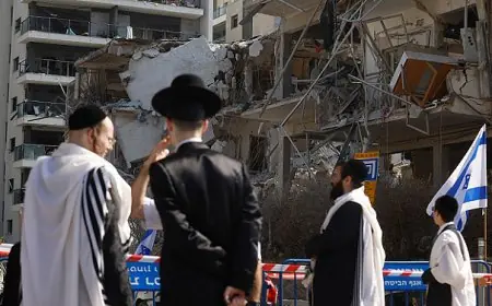 الحرس الثوري الإيراني يدعو سكان تل أبيب للمغادرة بعد تحذير إسرائيلي لطهران