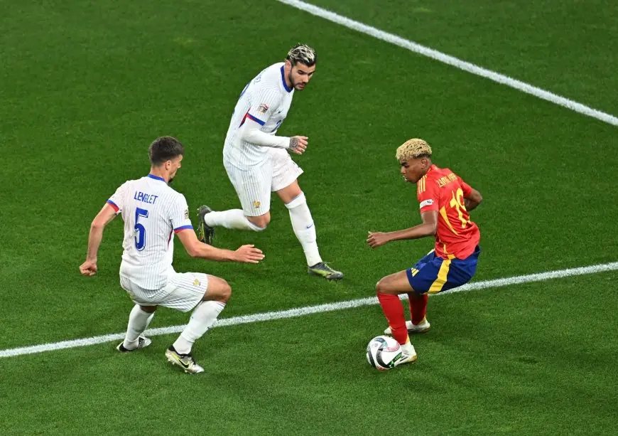 إسبانيا تفوز على فرنسا وتبلغ نهائي دوري الأمم الأوروبية