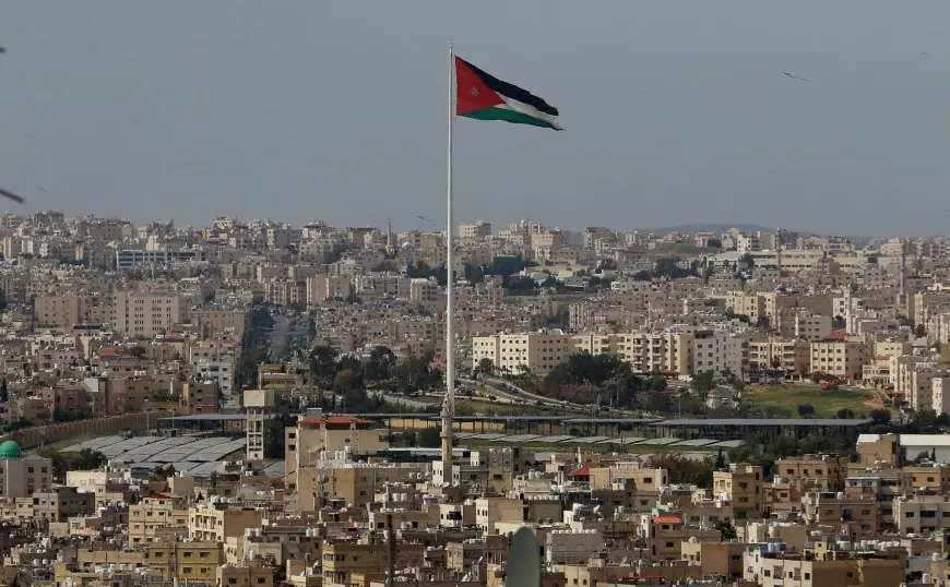 الأردن يعلن إعتراض عددًا من الصواريخ والطائرات المسيرة دخلت مجاله الجوي صباح اليوم