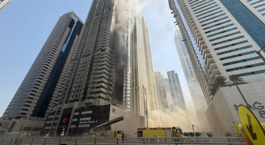 حريق ضخم يأتي على برج سكني مكون من 67 طابقا في دبي