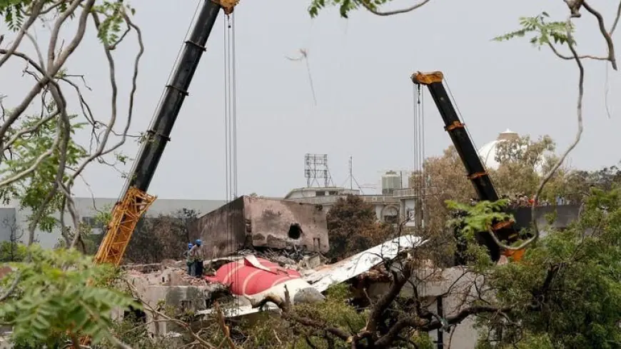 العثور على الصندوق الأسود الثاني للطائرة الهندية المنكوبة