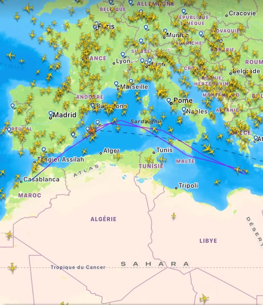 طائرة تابعة للخطوط الملكية المغربية تعود للمغرب بعد إغلاق قطر لمجالها الجوي