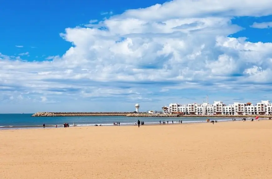 مطالب برلمانية بتحرك عاجل للحد من السياقة الاستعراضية بشواطئ المغرب