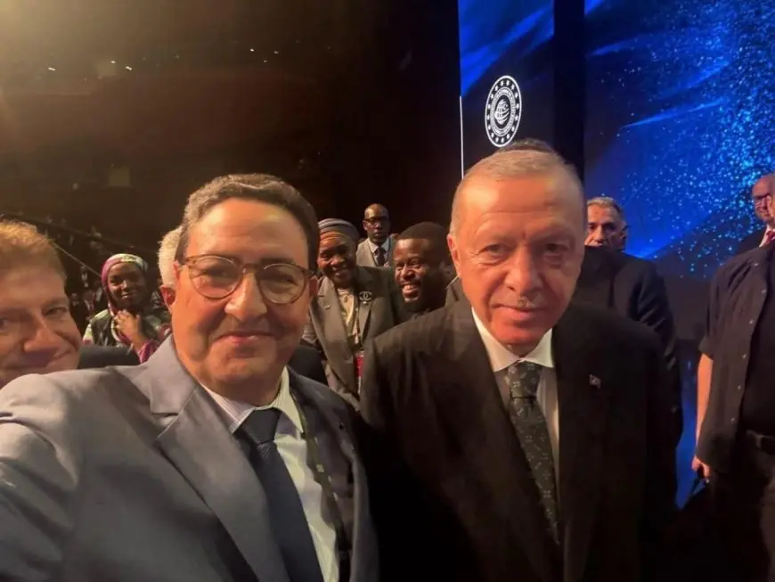 بعد فضيحة "السيلفي مع أردوغان".. مغاربة يطالبون الوزير قيوح بالاستقالة