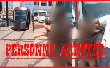الدار البيضاء.. إيقاف مواطن أجنبي بعد ظهوره في فيديو عاريا بسكة للطرامواي