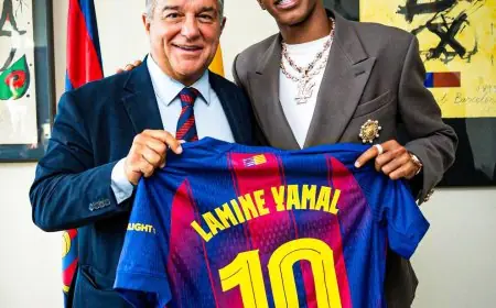 لامين يامال يرتدي الرقم 10 في برشلونة ويجدد عقده حتى سنة 2031