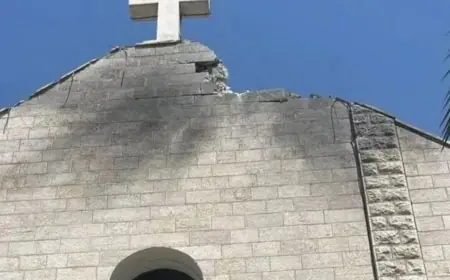 فرنسا تدين قصف كنيسة في غزة وتطالب بوقف فوري لإطلاق النار