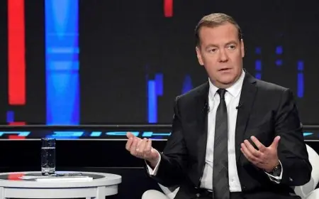 ميدفيديف: تهديدات ترامب تدفع نحو مواجهة مباشرة بين واشنطن وموسكو