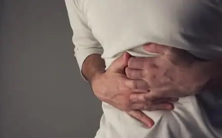 سلطات الناظور تكشف حقيقة إصابة أشخاص بعد تناولهم "حلوى تحتوي على قطع زجاج"
