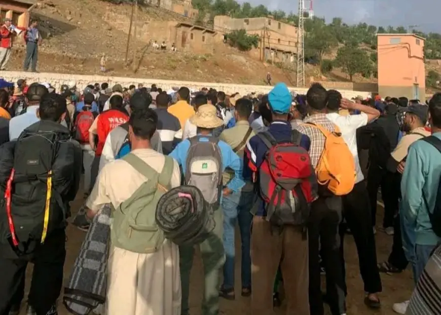ساكنة آيت بوكماز في مسيرة احتجاجية نحو أزيلال للمطالبة بحقوقهم المشروعة