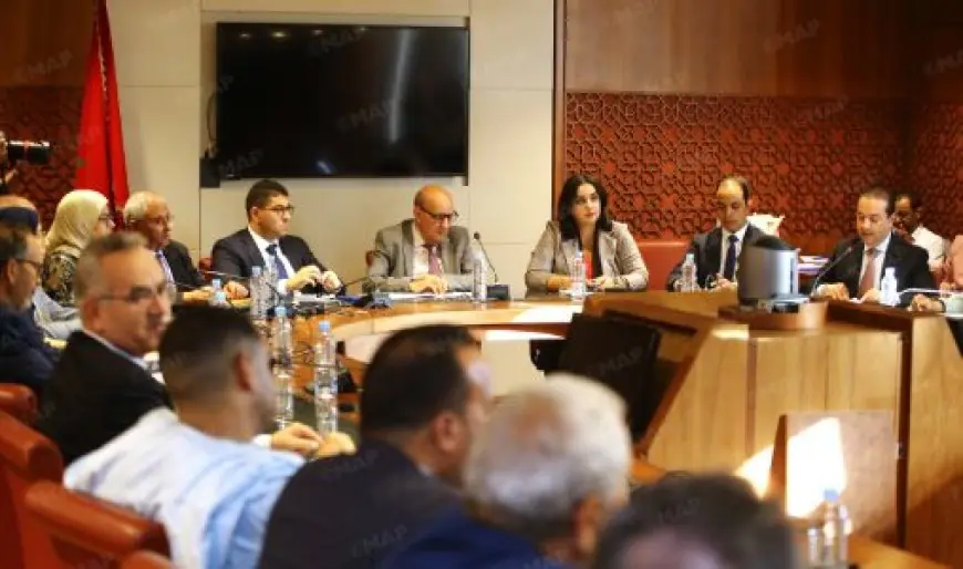 مجلس النواب.. تباين المواقف بين الأغلبية والمعارضة حول مشروع القانون المتعلق بإعادة تنظيم المجلس الوطني للصحافة