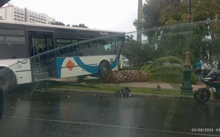 انزلاق حافلة للنقل الحضري بأكادير يخلف خسائر مادية
