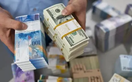 هل تهدد إقالة مسؤولة إحصاءات العمل الأمريكي استقرار الدولار وثقة المستثمرين؟