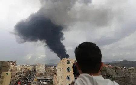 إسرائيل تشن هجوما على منشآت حوثية بصنعاء ردا على إطلاق صواريخ وطائرات مسيرة