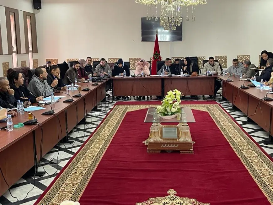 مراكش.. انسحاب رئيس جماعة تسلطانت من جلسة مصيرية يثير جدلا واسعا