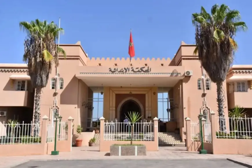 6 أشهر حبسا لشاب تورط في حرق العلم الوطني