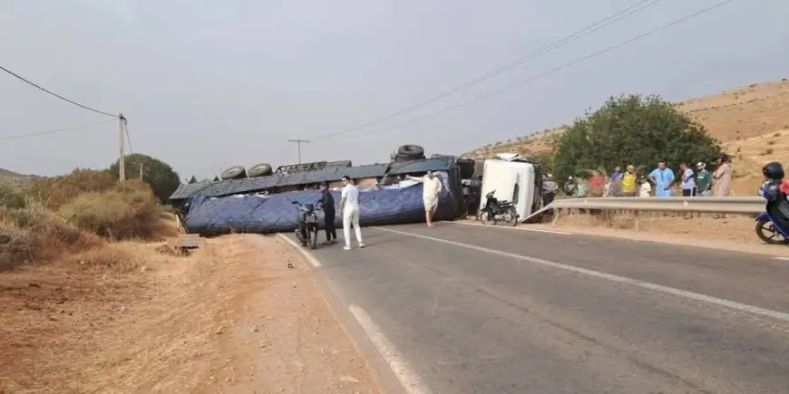 اصطدام مروع بين شاحنة وسيارة أجرة يخلف قتيلا وثلاثة جرحى بإقليم الخميسات