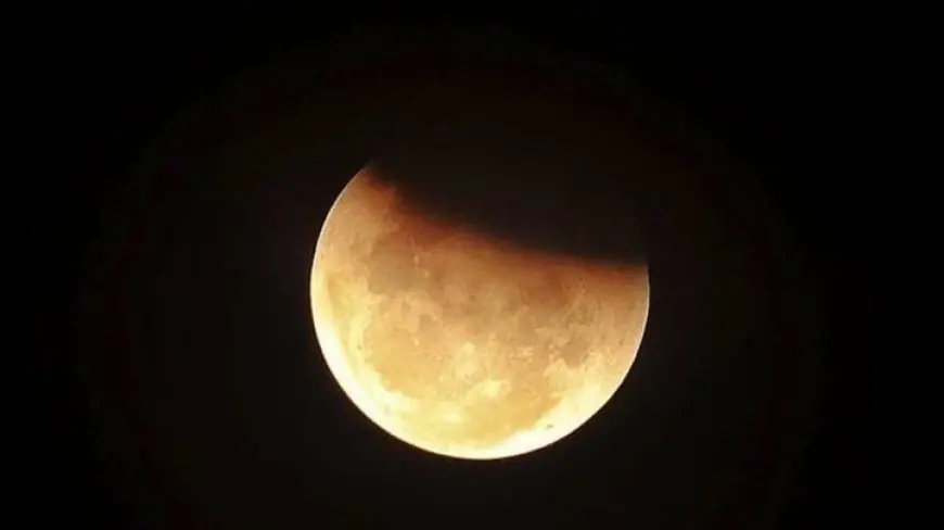 العالم على موعد مع خسوف كلي للقمر سيستمر لساعات