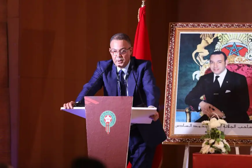لقجع يكرم أساطير الكرة المغربية في وجبة غداء احتفالية