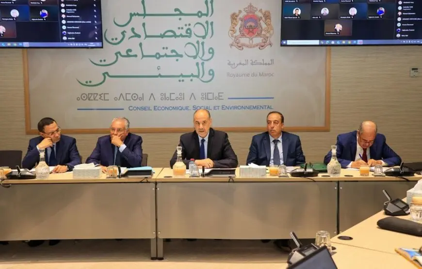 قضايا الصحافة والمجتمع تجمع عبد القادر اعمارة ووزراء سابقين بقطاع الإتصال