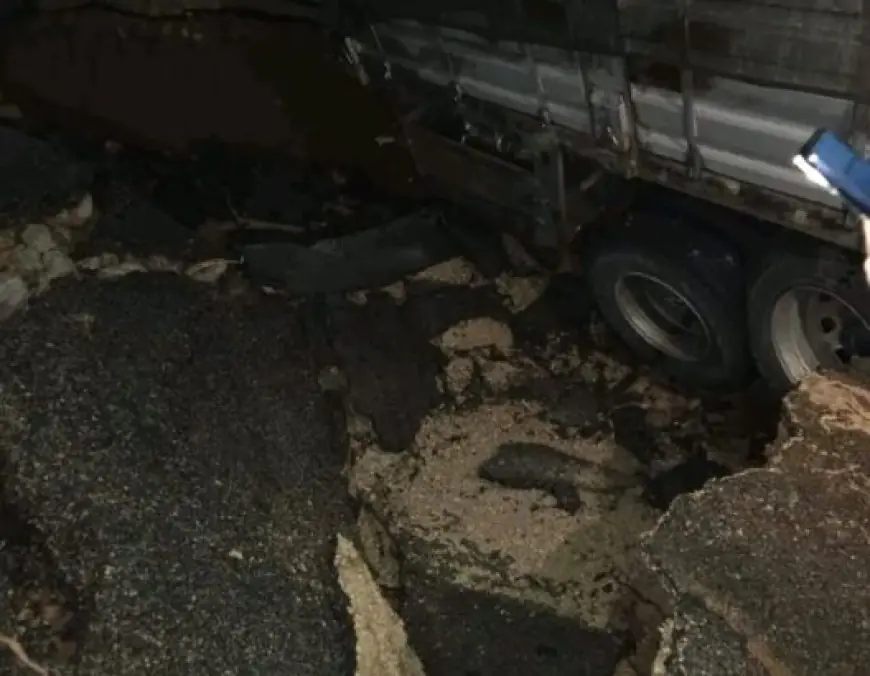 انهيار جزئي للطريق الوطنية رقم 10 يقطع حركة المرور بين الرشيدية وكلميمة