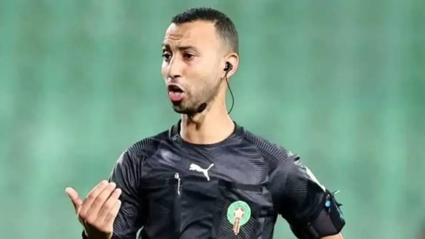 توقيف حكم الكلاسيكو بين الرجاء والجيش الملكي بسبب أداء تحكيمي مثير للجدل