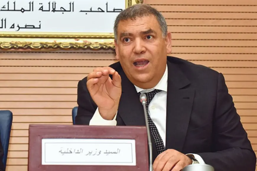 وزير الداخلية يفوض التأشير والمصادقة على الصفقات لثلاثة  مسؤولين ترابيين