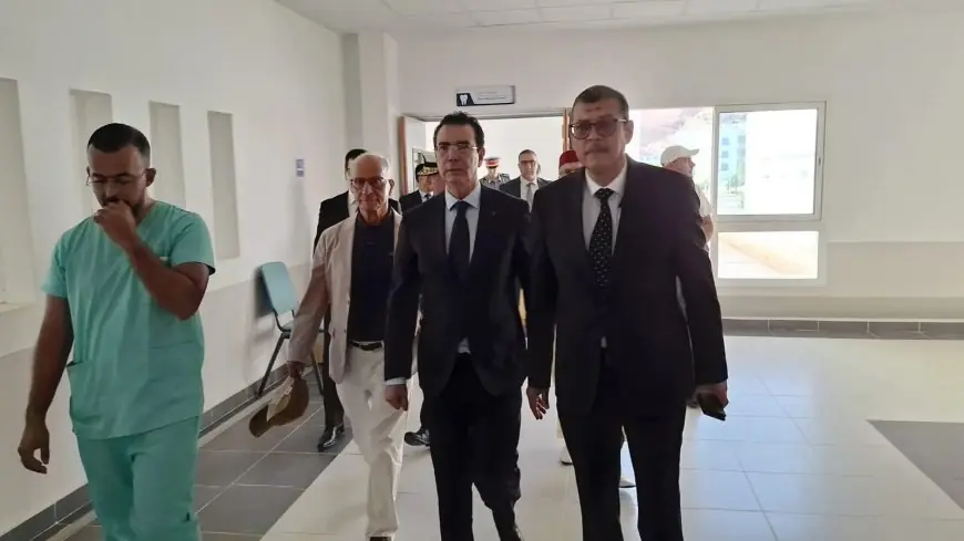 عامل إقليم الحسيمة يزور حملة طبية مجانية لجراحة العيون