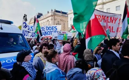 أسطول الصمود يوحد المتظاهرين ضد الاعتداءات الإسرائيلية وخطة ترامب