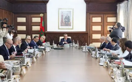 الحكومة ترخص استثنائيا للجوء إلى الصفقات التفاوضية لتأهيل 91 مؤسسة صحية عبر 12 جهة