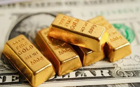 انخفاض أسعار الذهب مع صعود الدولار وتوقعات خفض الفائدة الأمريكية