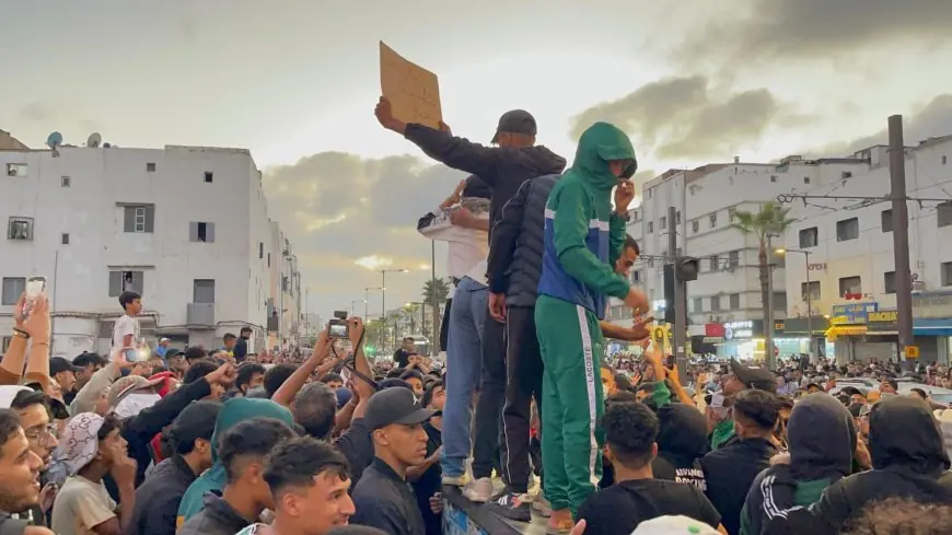 الدار البيضاء.. الشركات والأبناك والمدارس تدعو موظفيها للمغادرة مبكرا بسبب احتجاجات "جيل زد"