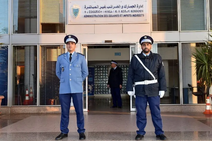 فرق المراقبة الجمركية تلاحق شركات أزياء بتهم التلاعب في الإعفاءات الضريبية