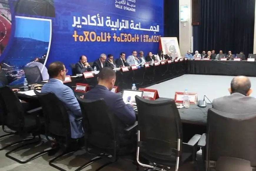 مكتب مجلس جماعة أكادير يوضح خلفيات قراره بشأن تنظيم أوقات فتح وإغلاق المحلات