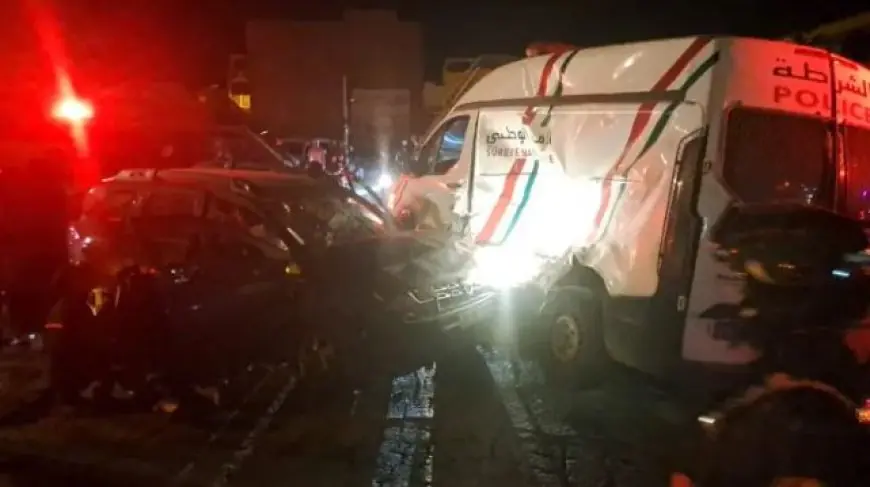 وجدة.. اصطدام سيارة خفيفة بمركبة للشرطة خلال احتفالات تتويج أشبال الأطلس