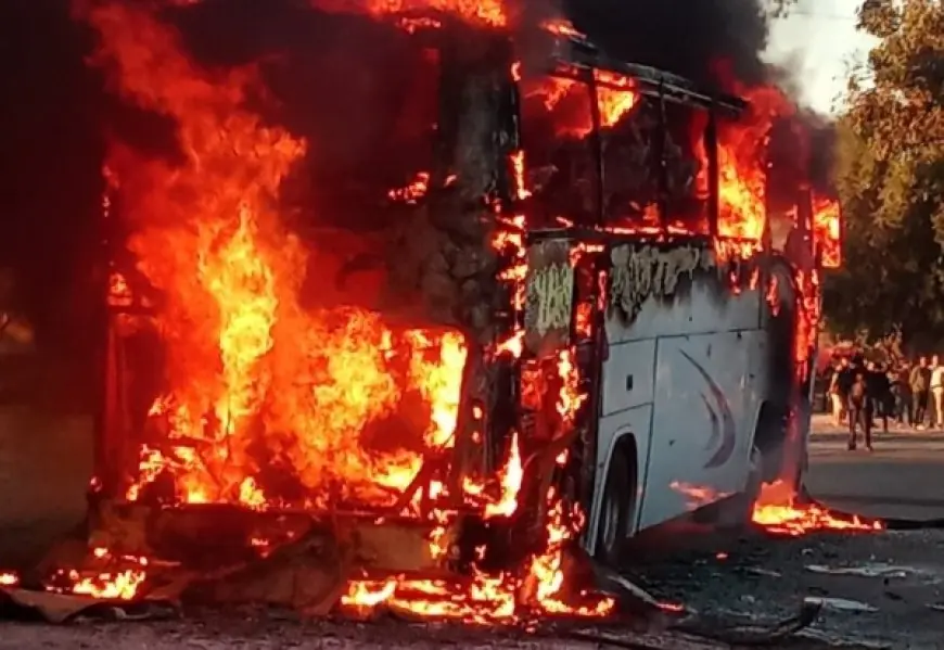 الصويرة.. النيران تلتهم حافلة لنقل الركاب