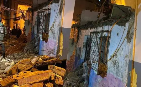 إصابة شخصين جراء انهيار منزل قديم بحي كورزيانة في طنجة