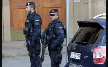 إيطاليا.. اعتقال رجل تنكّر بزي والدته المتوفاة للحصول على معاشها