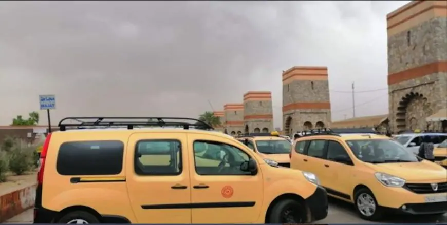 سائحة أجنبية تنتقد تهور سائقي سيارات الأجرة بين مراكش وورزازات