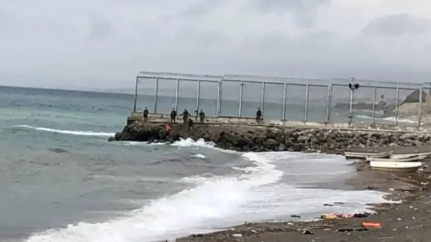 ثلاث فتيات يقتحمن سبتة سباحةً ضمن مجموعة مهاجرين انطلقت من المغرب
