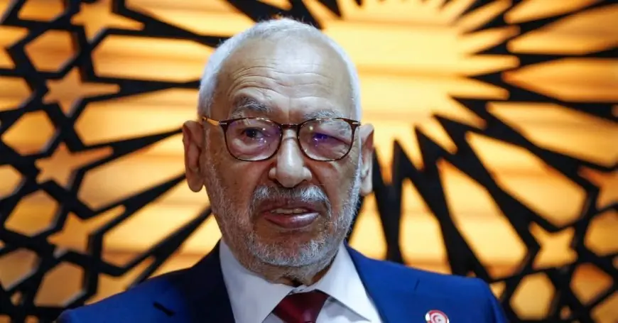 المعارض التونسي راشد الغنوشي يعلن إضرابا عن الطعام في السجن وسط تصاعد الأزمة السياسية في البلاد