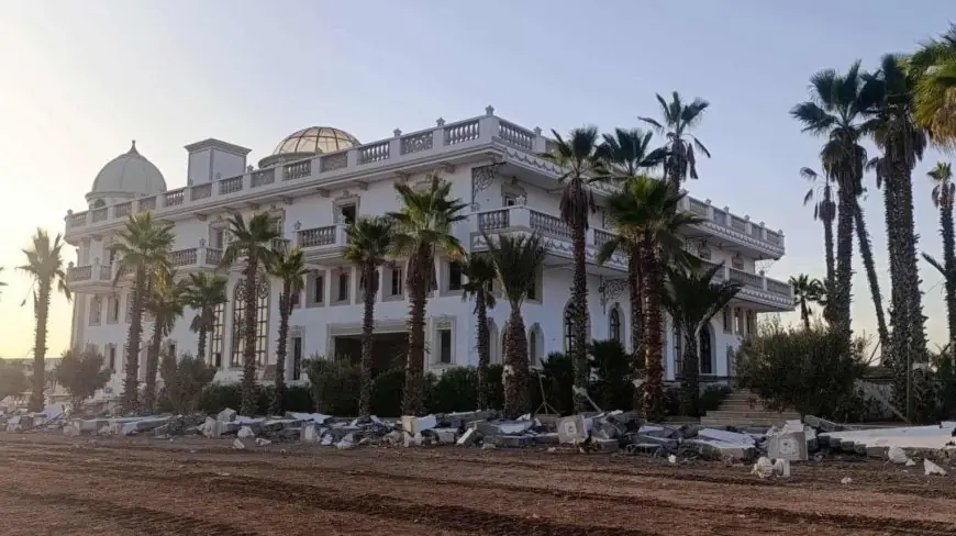 هدم مبنى كلف بناؤه الملايير ببسكورة يثير الجدل