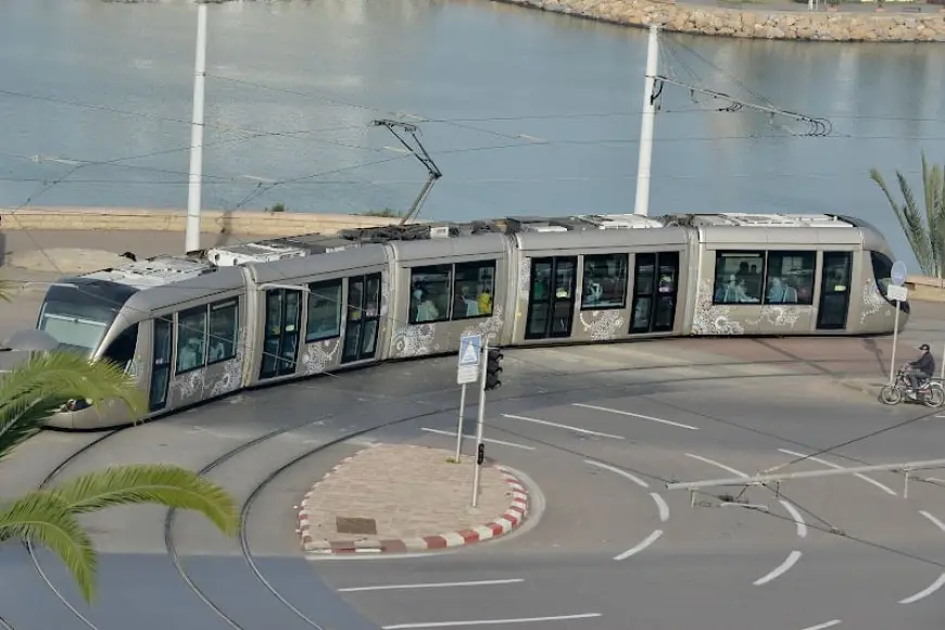 وزارة الصحة تكشف تفاصيل حادث وضع سيدة مولودها داخل إحدى عربات "الترامواي" بالرباط