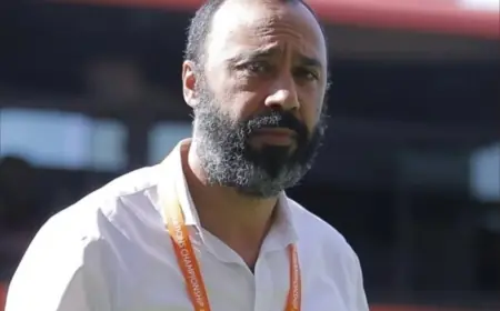 السكتيوي يستنكر طريقة نقل بعثة المنتخب الوطني الرديف قبل مباراة جزر القمر