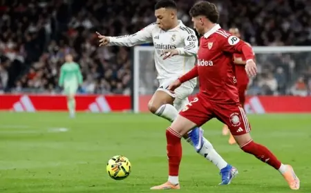ريال مدريد يهزم إشبيلية بثنائية نظيفة في الدوري الإسباني