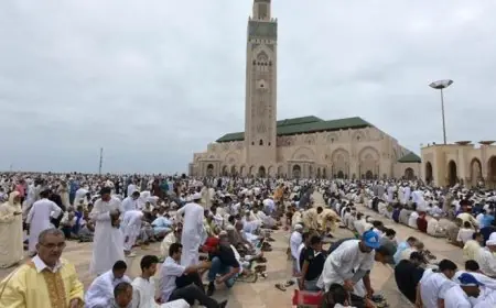 نشطاء مغاربة يطالبون بجعل يوم الجمعة عطلة استثنائية